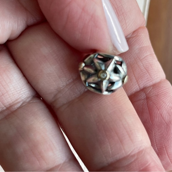 Pandora's Stella Star charm - RETIRED - Picture 3 of 14